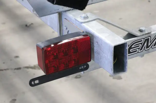 2023 REMEQ PSC-2500-G 2 QUILLES POUR PONTON 15 À 17 PIEDS in Cargo & Utility Trailers in Laurentides - Image 9