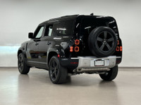 Le Land Rover Defender 110 P300 S 2024 offre un mélange de capacité et de raffinement. Il est équipé... (image 5)