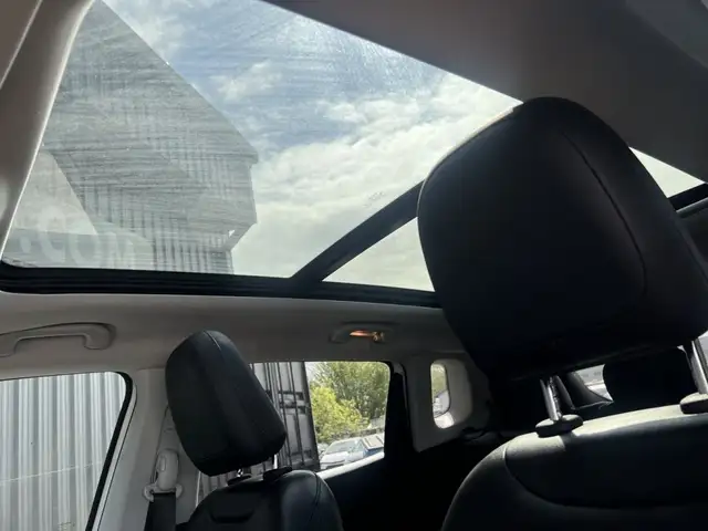 2018 Jeep Compass Limitée in Cars & Trucks in Saint-Hyacinthe - Image 11