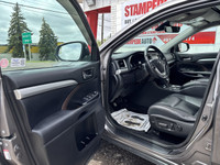 XLE | AWD | 7 PASSENGER | LEATHER HEATED SEATS This 2019 Toyota Highlander XLE AWD is a versatile th... (image 9)