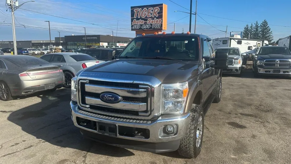2015 Ford F-250 XLT*4X4*ONLY 42,000KMS*6.2L GAS V8*EXT CAB*CERT