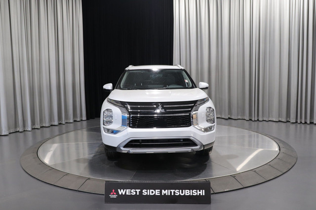 2025 Mitsubishi Outlander LE in Cars & Trucks in Edmonton - Image 2