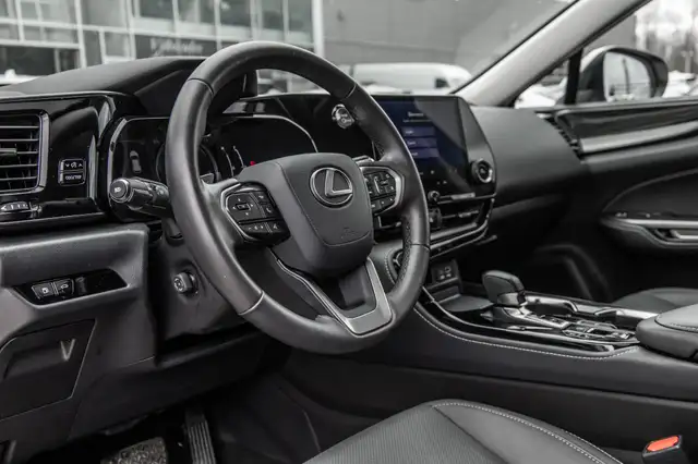 2022 Lexus NX NX 350h / camera / bluetooth / volant chauffant Bi in Cars & Trucks in Laval / North Shore - Image 20