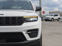 This Jeep Grand Cherokee has a trusty Regular Unleaded V-6 3.6 L/220 engine powering this Automatic... (image 8)