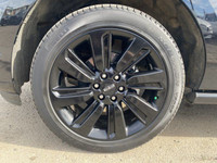 **WE WILL BEAT ANY DEALER IN THE CITY** Infinite Black Metallic Clearcoat 2024 Lincoln Navigator Res... (image 2)