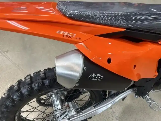 2025 KTM 250 SX-F in Dirt Bikes & Motocross in Barrie - Image 14