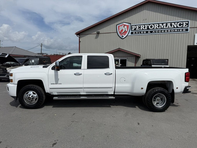 2017 Chevrolet SILVERADO 3500HD LT DUALLY DURAMAX 4X4 3500HD in Cars & Trucks in Belleville - Image 4