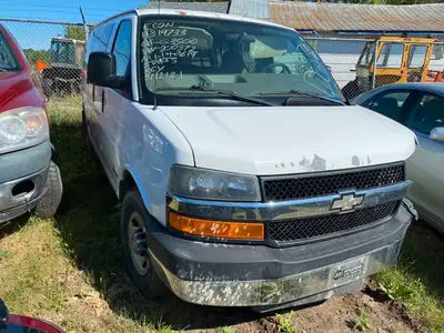 2006 Chevrolet Express Panssenger LT 6.0L V8, Automatic Transmission. 226,304 KM. (140,619 MI) Cruis...