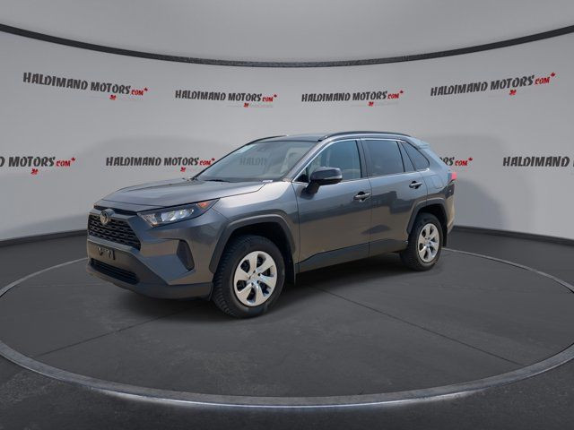 2021 Toyota RAV4 LE in Cars & Trucks in Hamilton - Image 4