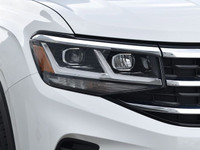 Experience the power and elegance of the 2021 Volkswagen Atlas Highline in a stunning white finish w... (image 9)