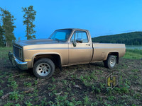 1985 Chevrolet C10 1/2 Ton 2WD Square Body Pickup Truck Fully loaded Excellent paint, clean inside a... (image 1)