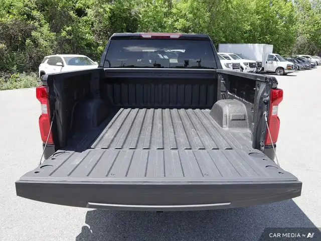 2022 Chevrolet Silverado 1500 RST OFF ROAD PKG | CREW CAB | AWD in Cars & Trucks in London - Image 7