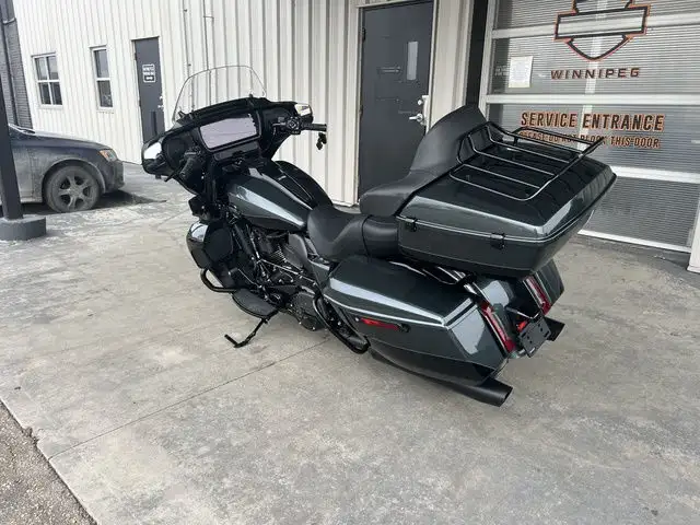 2025 Harley-Davidson FLHXU - Street Glide Ultra in Sport Touring in Winnipeg - Image 6