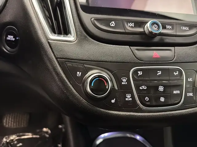 2018 Chevrolet Malibu Premier 2,0 Turbo Toit pano Cuir Audio Bos in Cars & Trucks in Laval / North Shore - Image 22