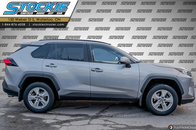 2021 Toyota RAV4 XLE Accident Free | All Wheel Drive | Cleara... in Cars & Trucks in Kitchener / Waterloo - Image 3