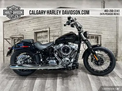 Born to be yours. The Street Bob is a lean, mean bobber with mini-ape handlebars, mid-mounted foot c...