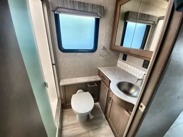 2023 Thor Motor Coach Aria 3401 in RVs & Motorhomes in Abbotsford - Image 26