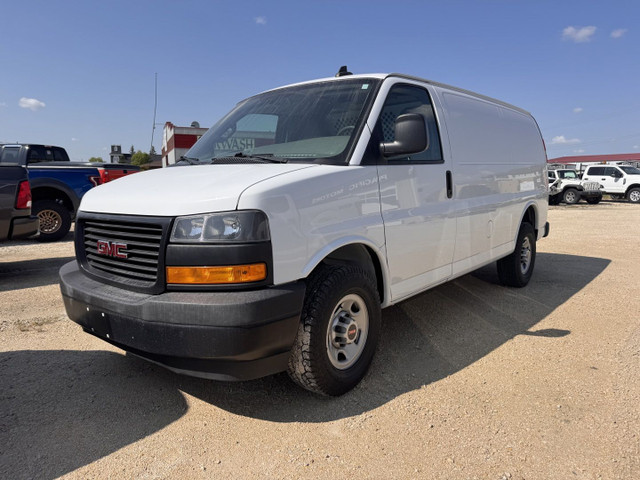 2018 GMC Savana G2500 Cargo 135 WB in Cars & Trucks in Winnipeg