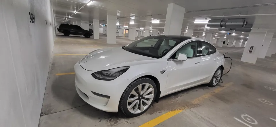 2020 Tesla Model 3 Basic
