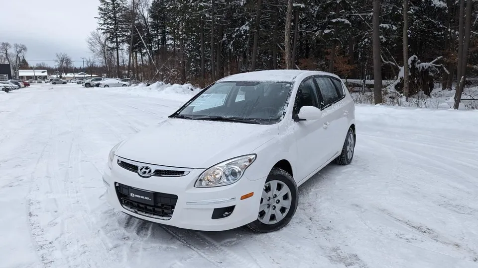 Hyundai Elantra Touring GL familiale auto. 4 portes 2012 à vendr