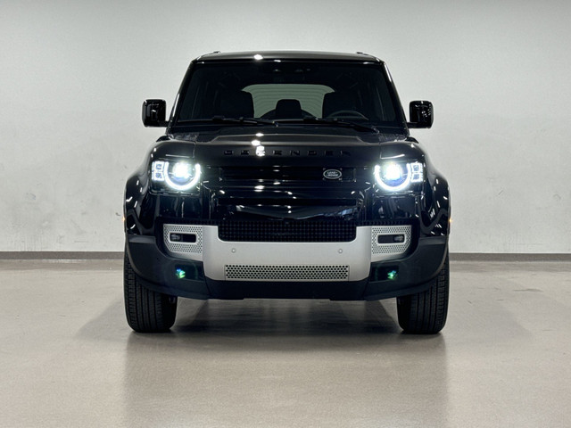 2024 Land Rover Defender 110 P300 S in Cars & Trucks in City of Montréal - Image 3