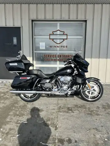 2025 Harley-Davidson FLHXU - Street Glide Ultra in Sport Touring in Winnipeg - Image 2