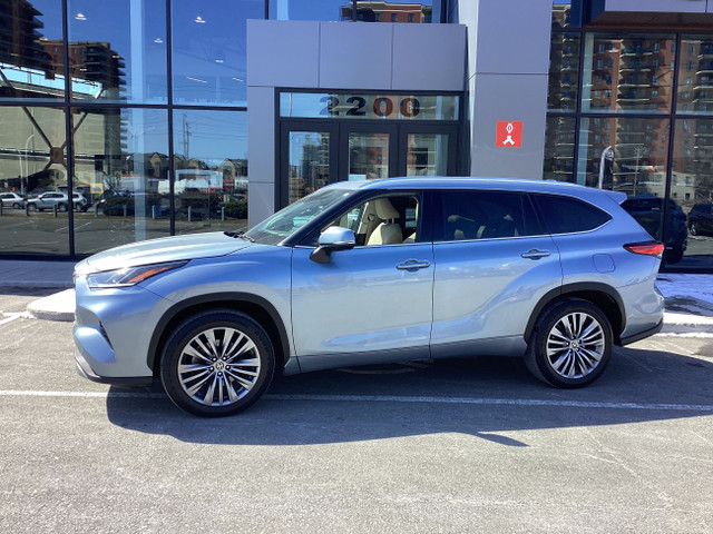 2021 Toyota Highlander Limited LIMITED / AWD / 7 PASSAGERS in Cars & Trucks in Laval / North Shore - Image 2