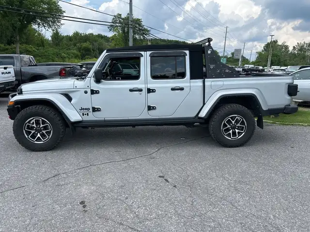 2022 Jeep Gladiator Gladiator S in Cars & Trucks in Ottawa - Image 6