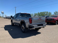 This 2025 Sierra Denali has a bold new front fascia design including a unique Denali chrome grille.... (image 4)