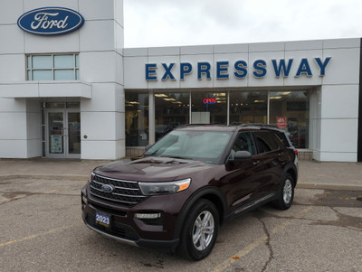  2023 Ford Explorer XLT PREVIOUS DEMO, PANO ROOF, CLASS IV HITCH