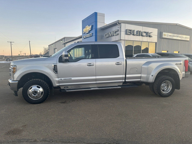 2018 Ford Super Duty F-350 DRW Super Duty Crew Cab LWB in Cars & Trucks in Swift Current - Image 3