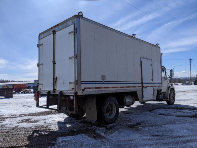 1996 Freightliner S/A Day Cab Steamer Truck FL-70 in Heavy Trucks in Calgary - Image 4