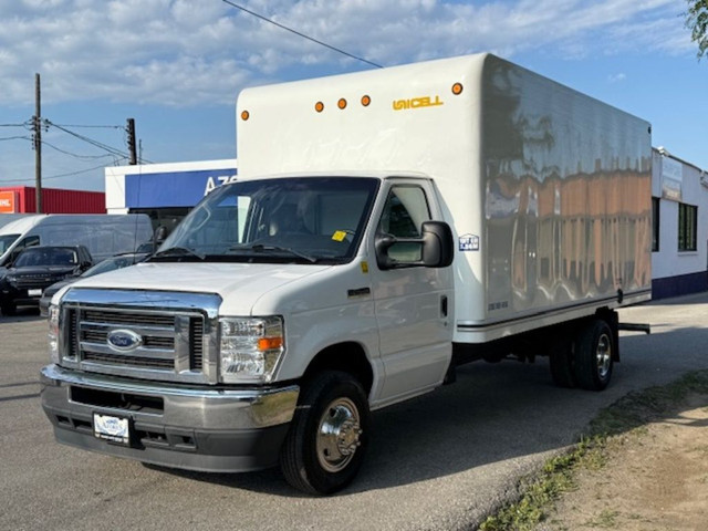2021 Ford E-450 Low KMs|Sold Certified|Loading Ramp in Cars & Trucks in City of Toronto
