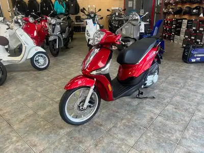 PIAGGIO LIBERTY 50CC 2023 Scooter Piaggio Liberty 50cc 2023 à vendre 1 km -Moteur 50cc 4 temps Pour...