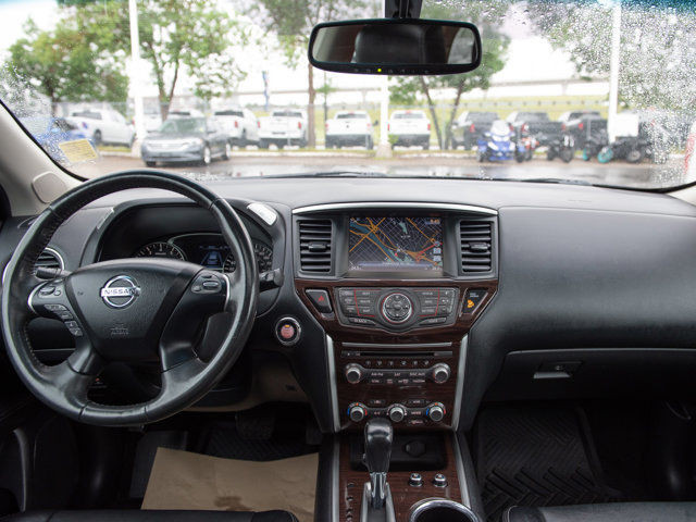 2015 Nissan Pathfinder Platinum 4x4, Rear DVD, Sunroof in Cars & Trucks in Calgary - Image 3