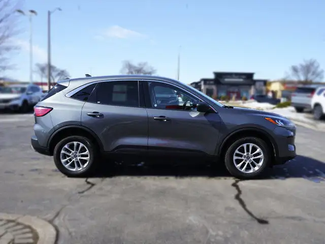 2022 Ford Escape SE | Clean CarFax in Cars & Trucks in Hamilton - Image 14