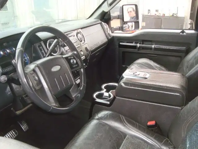 2009 Ford Super Duty F-350 SRW 4x4 CREW CAB 4X4 DIESEL HARLEY DA in Cars & Trucks in Edmonton - Image 6