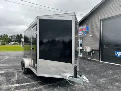 sell cargo trailer enclosed trailer remorque trailer fermé no- galvanize + also some utility galvani...