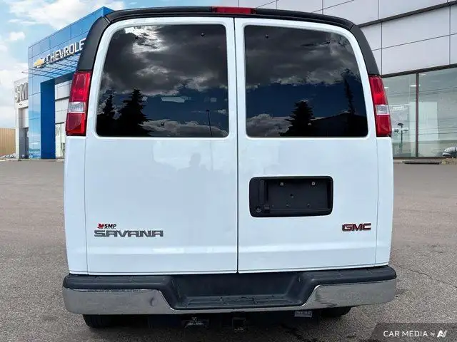 2023 GMC Savana Passenger LT | 15 Passenger | Locking Rear Diff63307043774721124