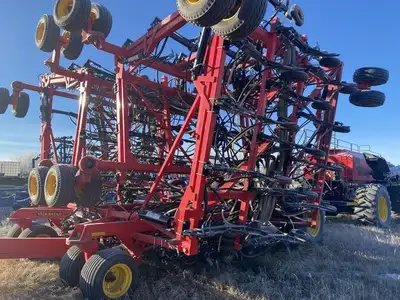 2019 8412 with 980 tank. Standard knives. 2 Ipads. All run seed and fertilizer flow monitoring. Bran...