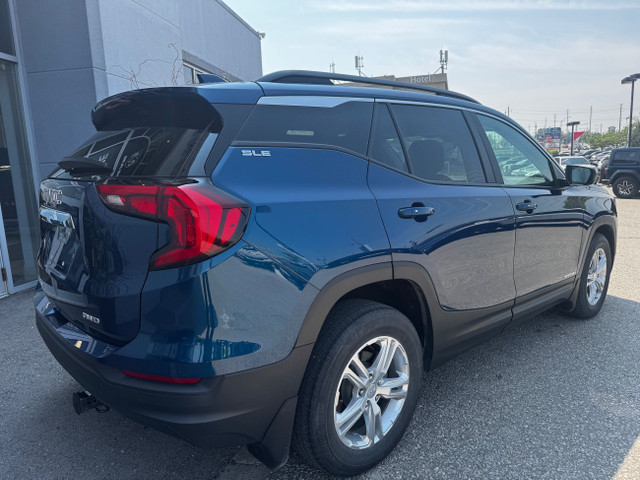 2021 GMC Terrain SLE in Cars & Trucks in Markham / York Region - Image 2