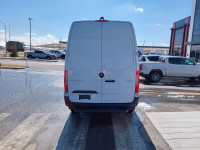 3.0L V6 Diesel, Cargo Partition, Twin Front Passenger Seats, Leatherettle Upholstery, Floor Covering... (image 4)