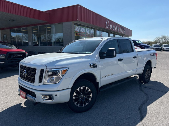  2019 Nissan Titan XD PRO-4X, HEATED/ COOLED LEATHER, CLEAN CARF in Cars & Trucks in London