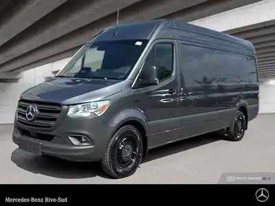Mercedes-Benz Rive-Sud, la destination Mercedes-Benz par excellence. Bienvenue en première classe. D...