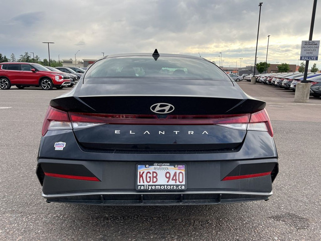 2025 Hyundai Elantra LUXURY LEATHER HEATEDSEATS CARPLAY SUNROOF in Cars & Trucks in Moncton - Image 3