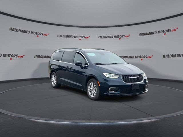 2022 Chrysler Pacifica Touring in Cars & Trucks in Hamilton - Image 2