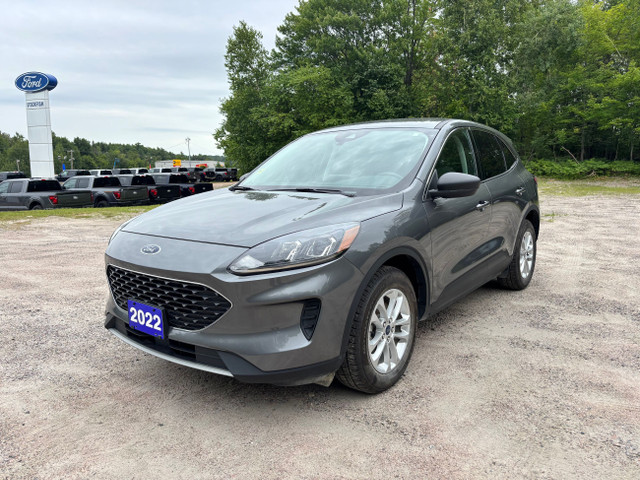 2022 Ford Escape SE in Cars & Trucks in North Bay