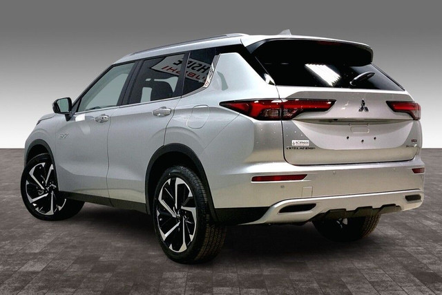 2025 Mitsubishi Outlander Phev SEL S-AWC in Cars & Trucks in Edmonton - Image 3