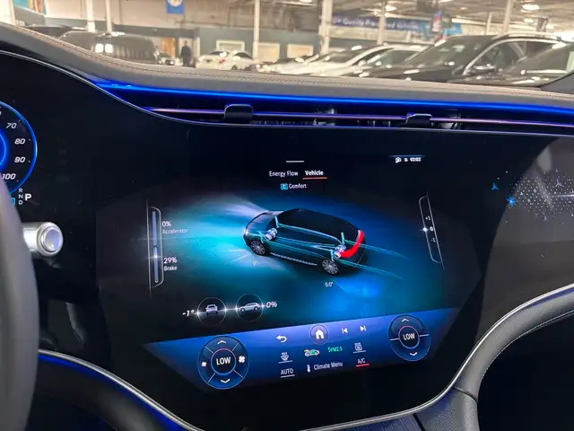 2023 Mercedes-Benz EQS EQS580|4MATIC|SUV|NOLUXTAX|NAV|AMBIENT|BU in Cars & Trucks in City of Toronto - Image 39