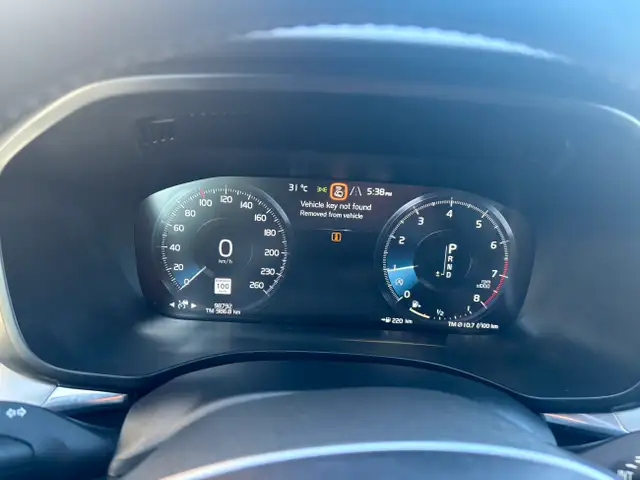 2019 Volvo XC60 Momentum T6 AWD Hail Sale in Cars & Trucks in Calgary - Image 17